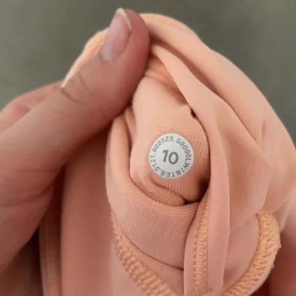 Peach Luluemon bike shorts! - Picture 6 of 6